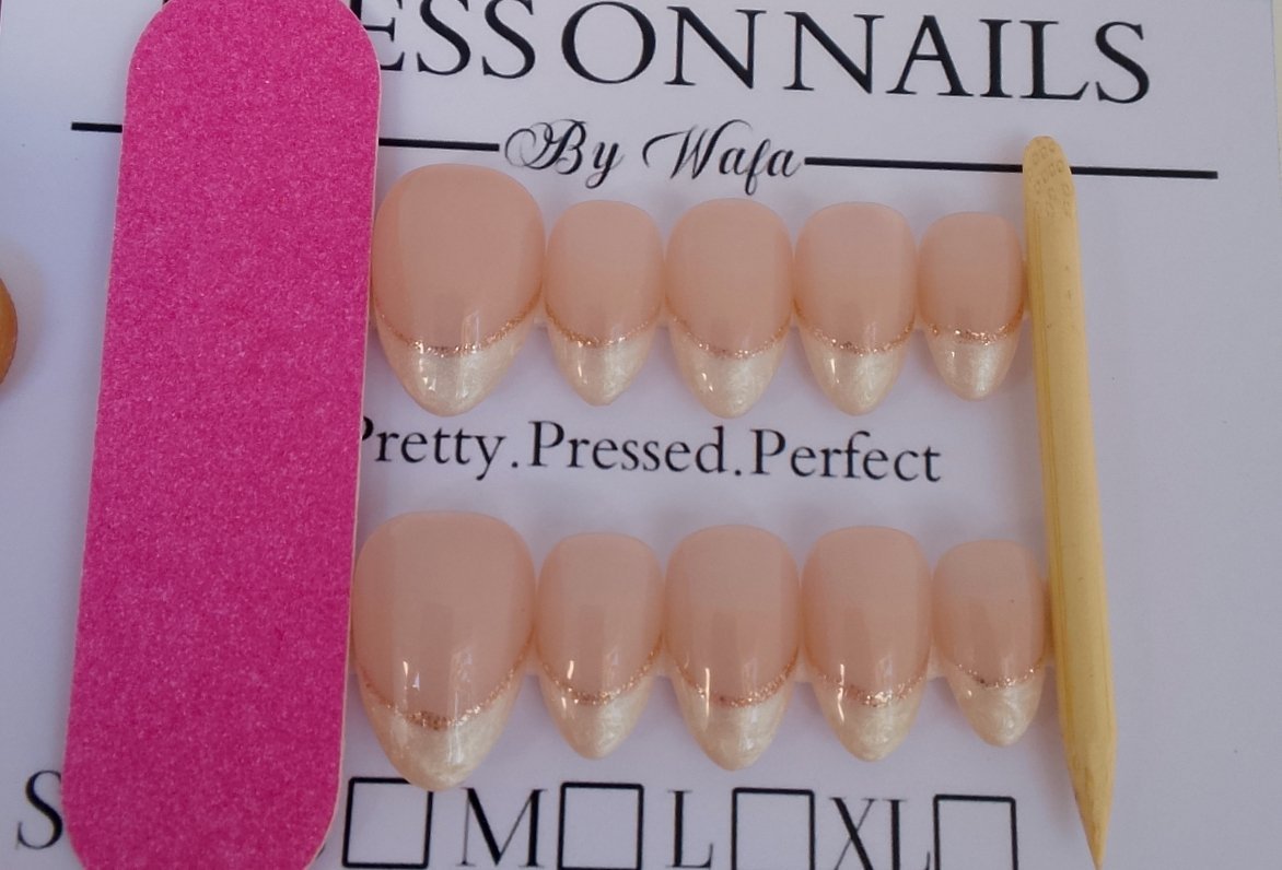 Press on nails