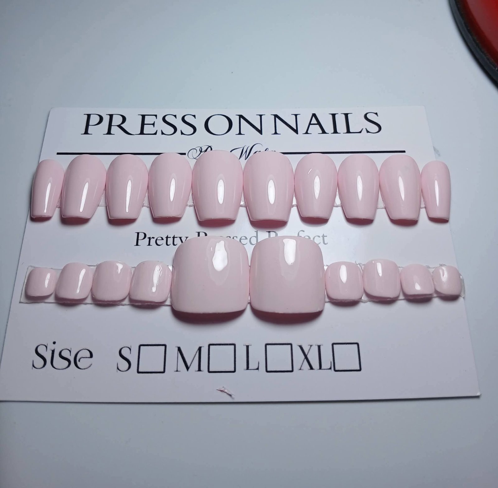 Press on nails