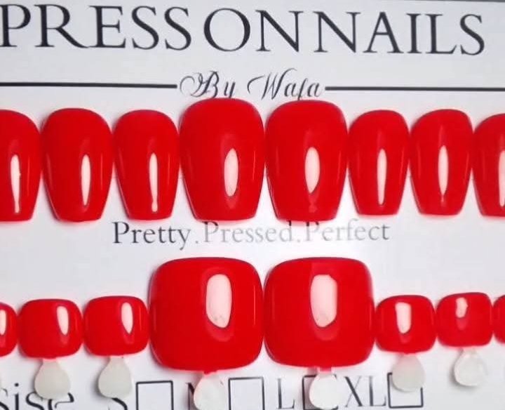 Press on nails