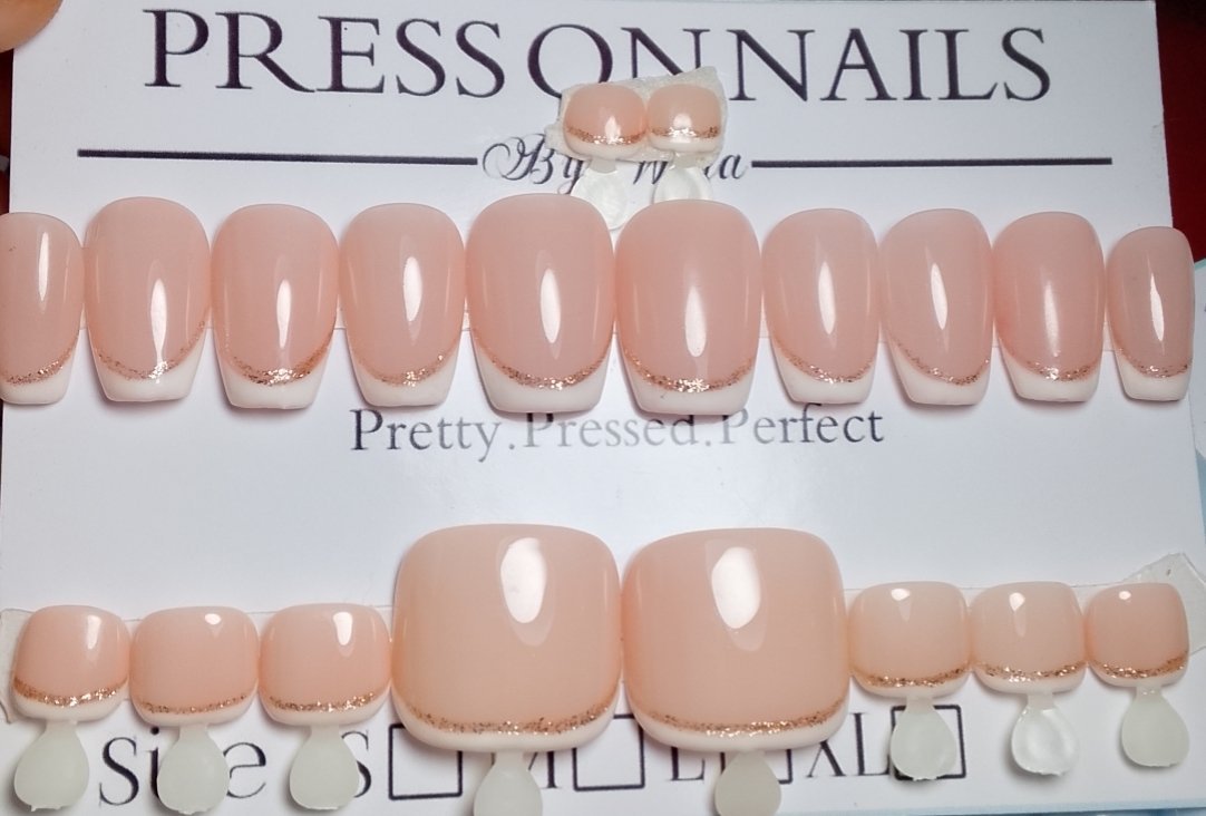 Press on nails