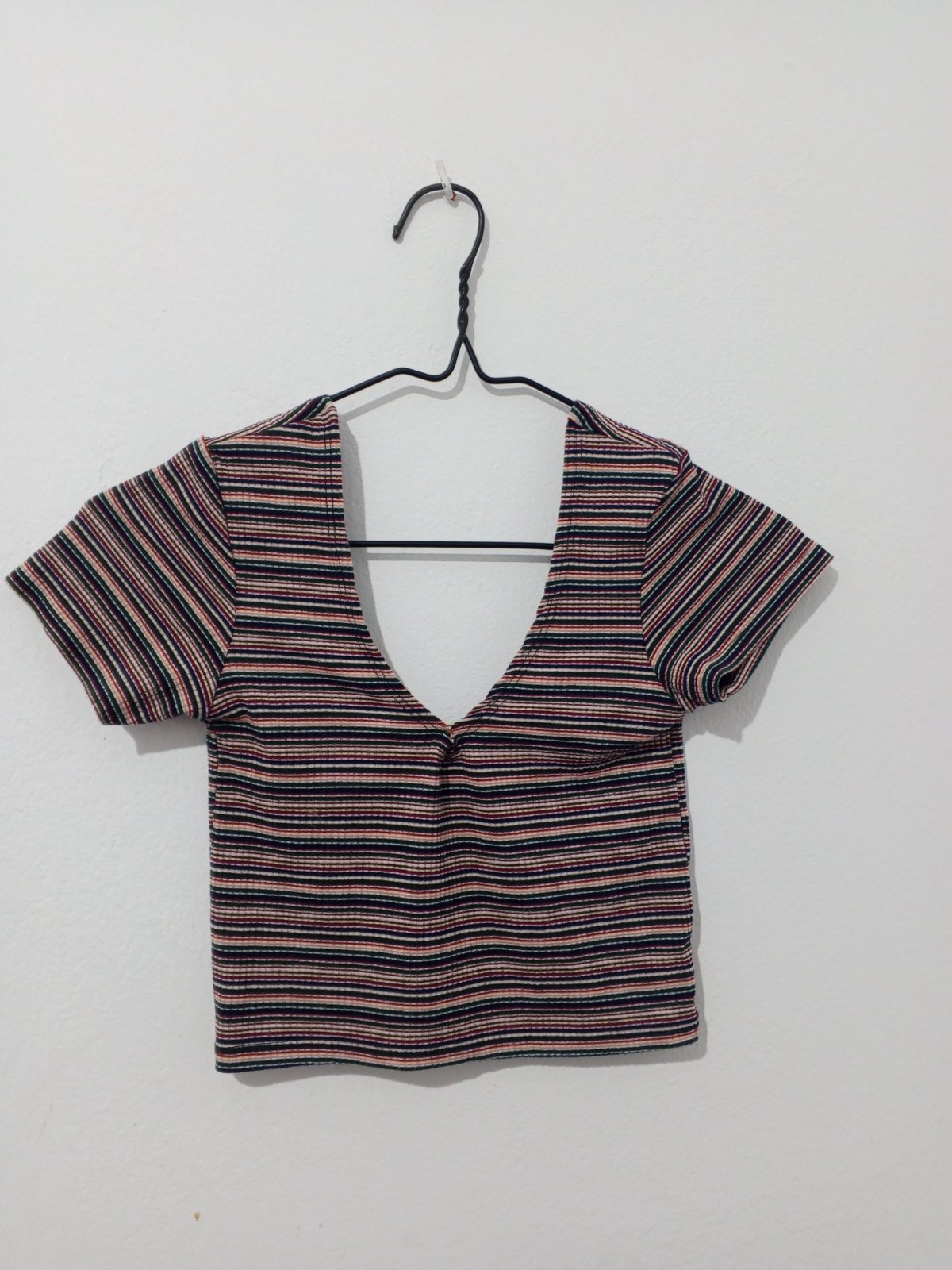 Crop top côtelé à rayures – Décolleté en V plongeant 