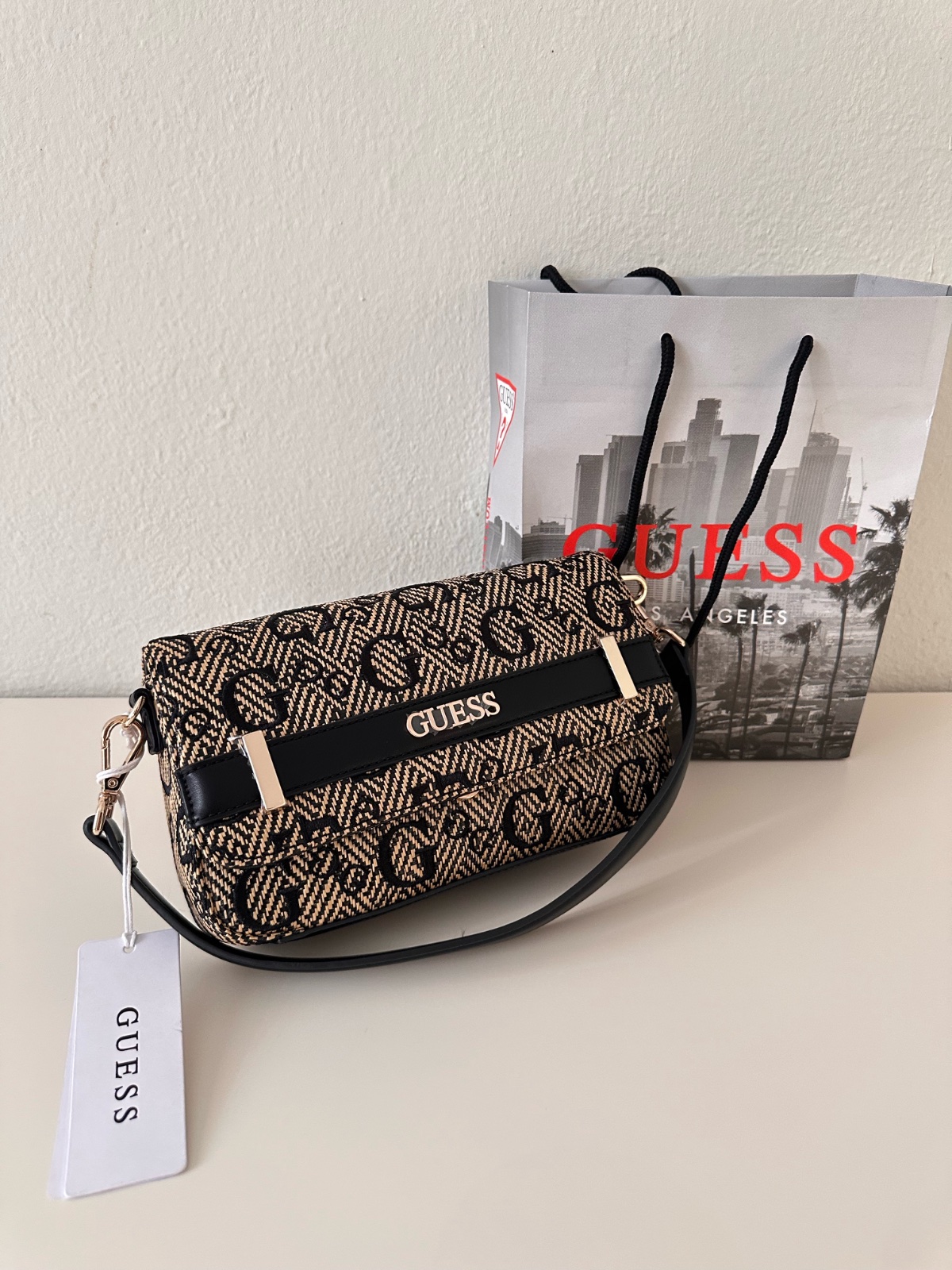 Sac guess trés chic 🔥🔥