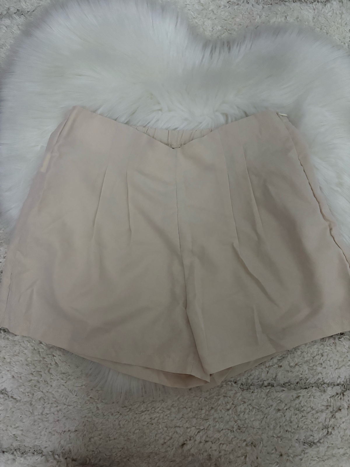 Short beige chic taille haute – Style élégant 🤍