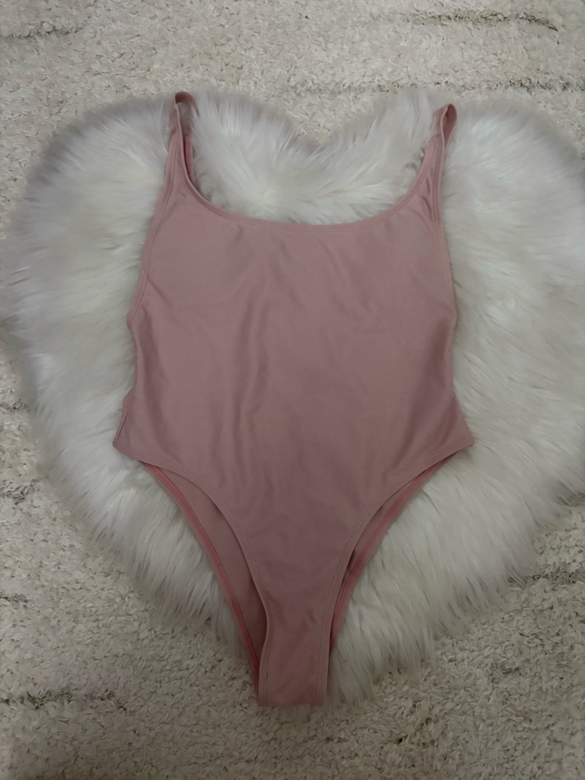 Maillot rose poudré une pièce – simple et élégant 🌸