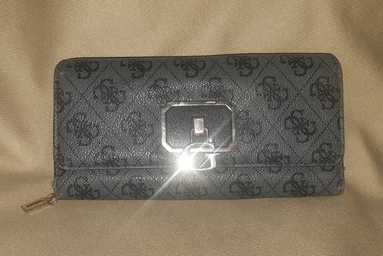 Portfeuille guess authentique 