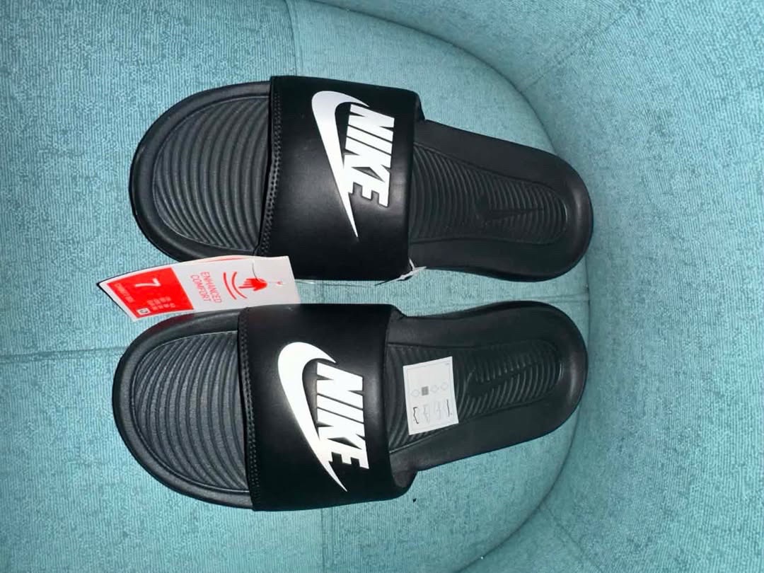 Claquette nike