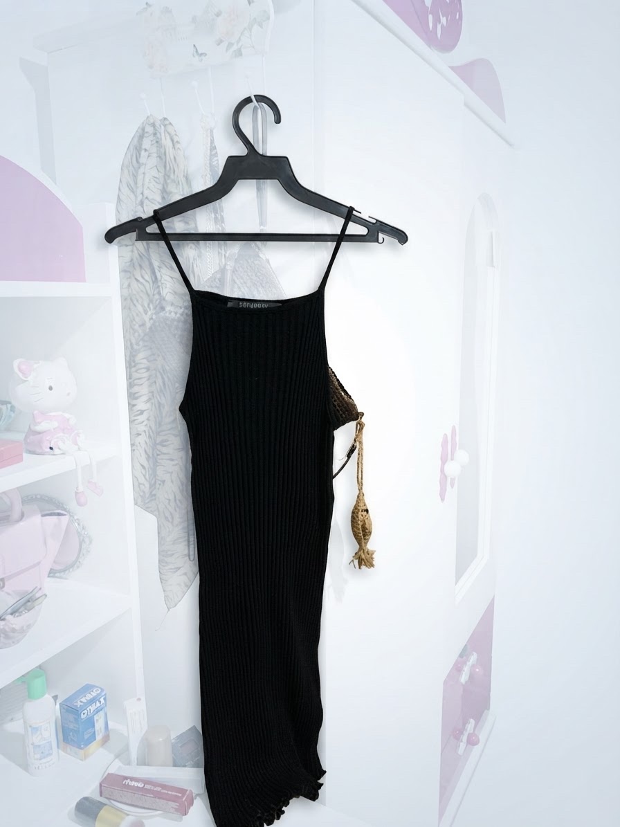 Robe noir ajustée 