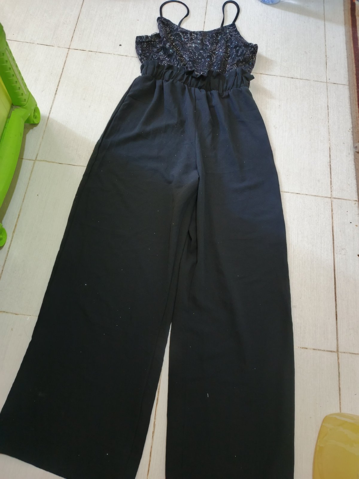 Combinaison neuf pantalon mte3ha large sayefi taille 40 son prix 15d 