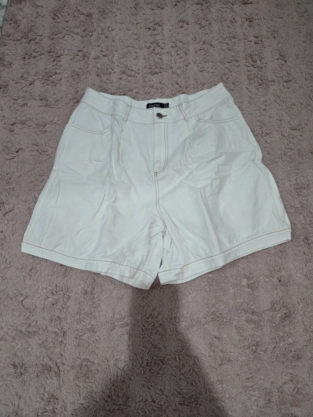 Cute white shorts