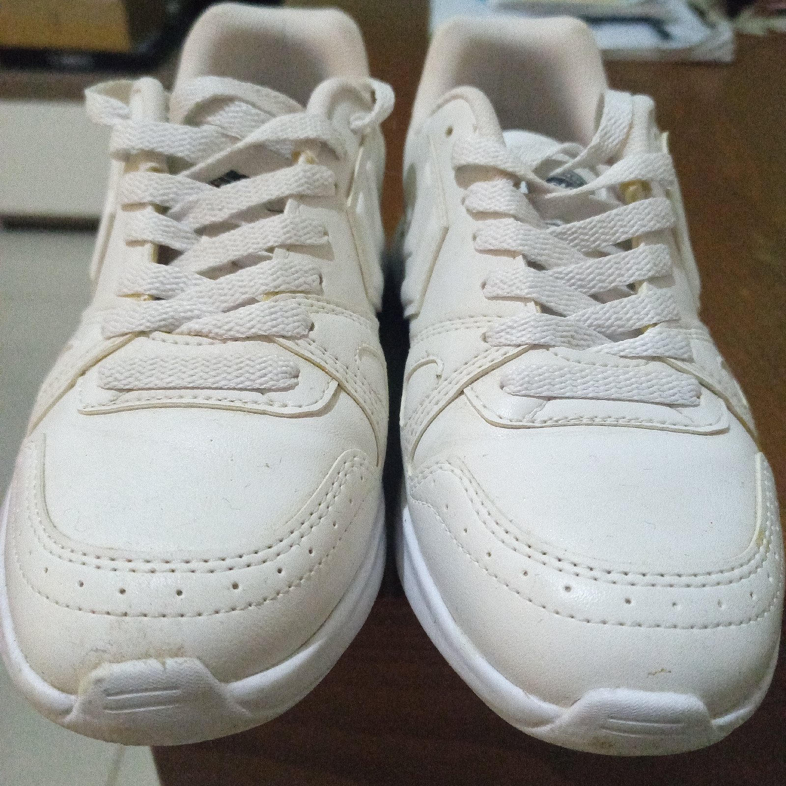 Des baskets hummel porté 2 fois faute de pointure