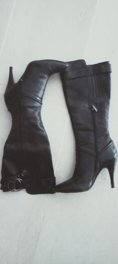 🌀🌀 PROFITEZ  ❤️ Occasion unique sur cette Magnifique paire de bottes 🤠 GUESS , peu portée  , en excellent état, Acheté a 500dt du Mall..