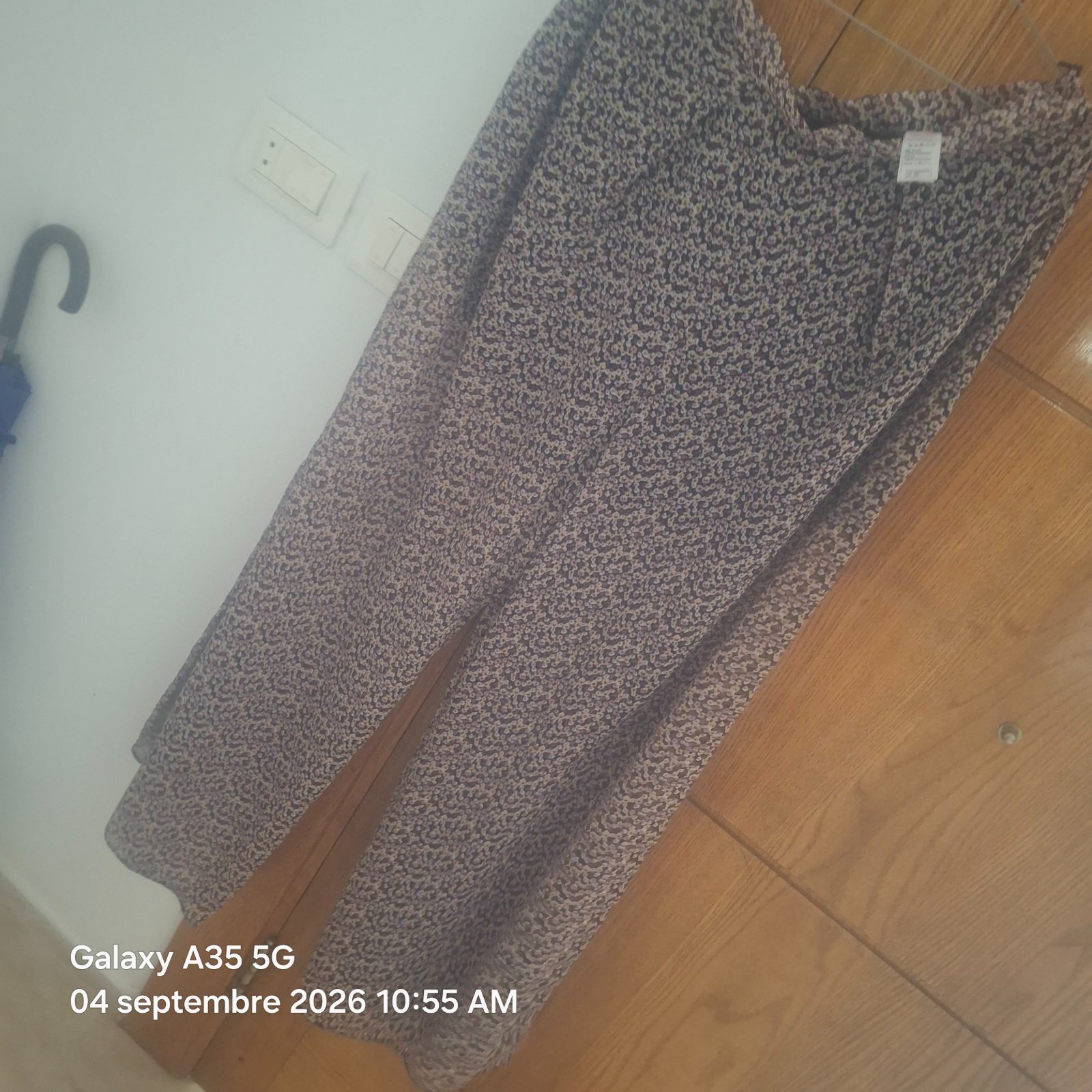 🫆🫆 Je vide dressing  de  ce pantalon large a 40dt ....PROFITEZ DE CETTE OFFRE 