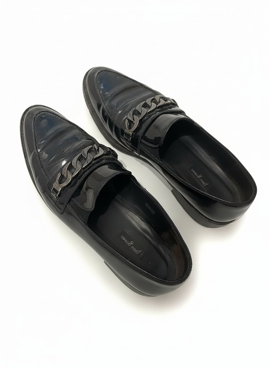 🫆🫆JE VIDE DRESSING D’UNE JOLIE PAIRE DE DERBIE EN VERNIS NOIR EN TRÈS  BON ÉTAT E