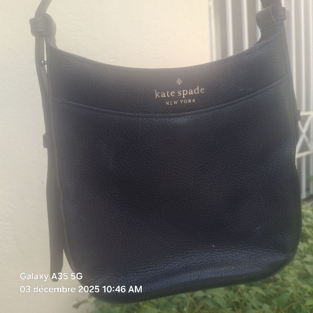 🌀🌀 Sac à Bandouliere  KATE SPADE  en trés  bon état..Ce n’est pas du tout son prix 