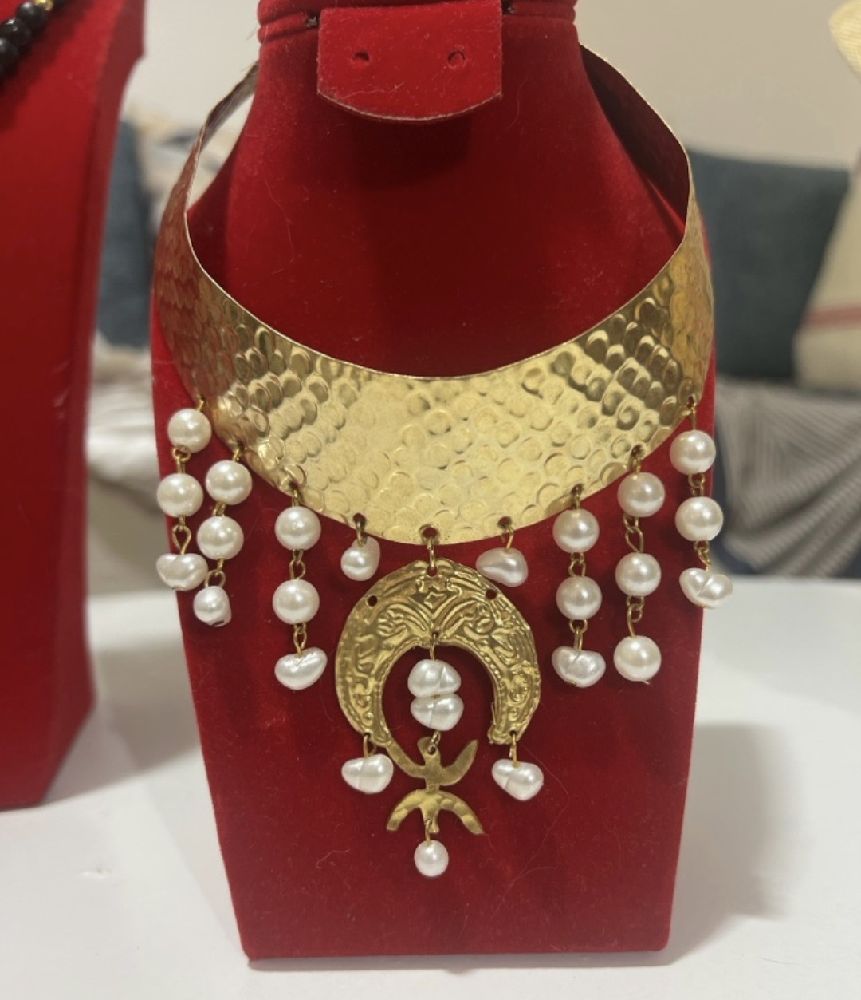 💦💦 tres beau collier en perle et cuivre martellé