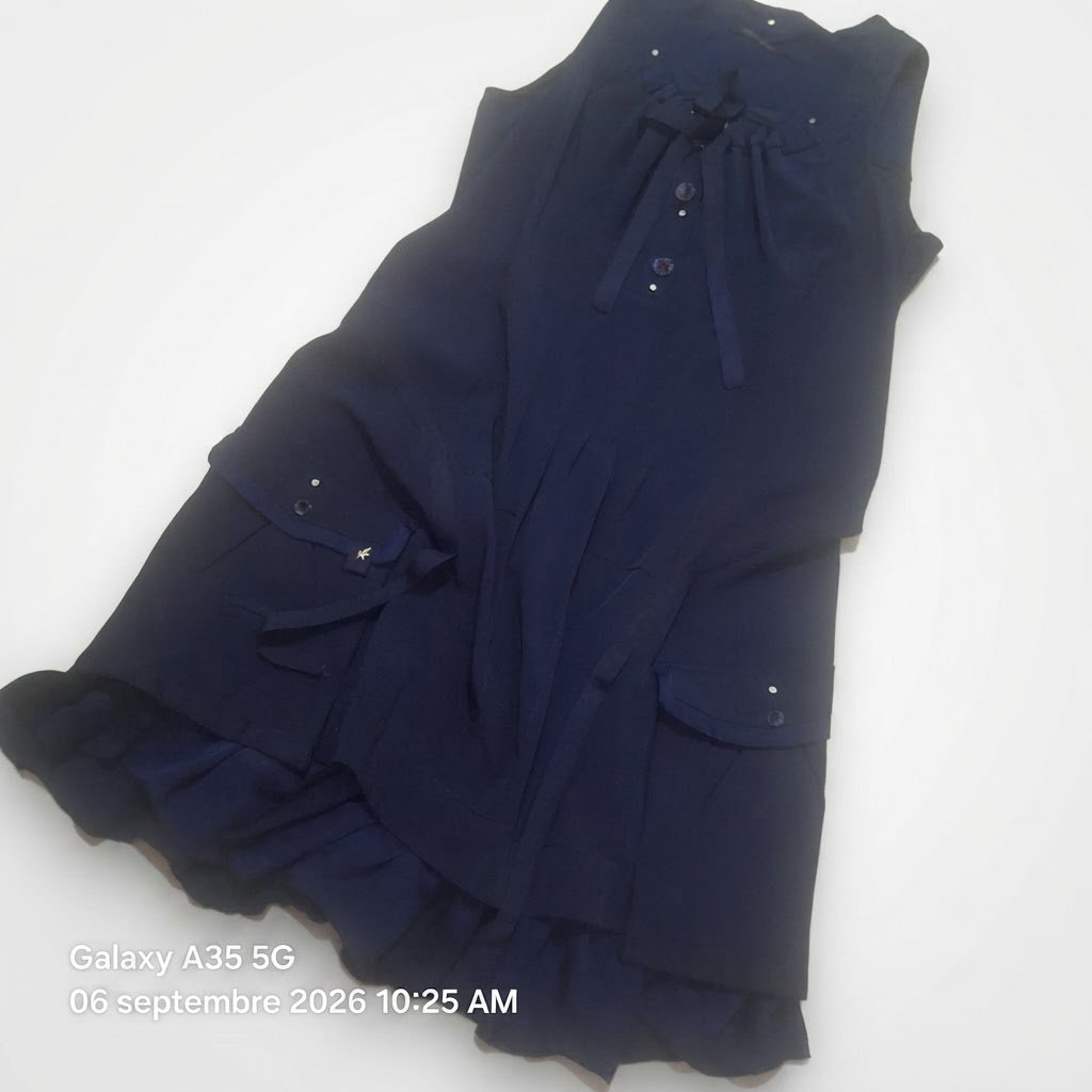 🫆🫆TOUT SIMPLEMENT MAGNFIQUE  CETTE ROBE PRESQUE NEUVE TAILLE 42