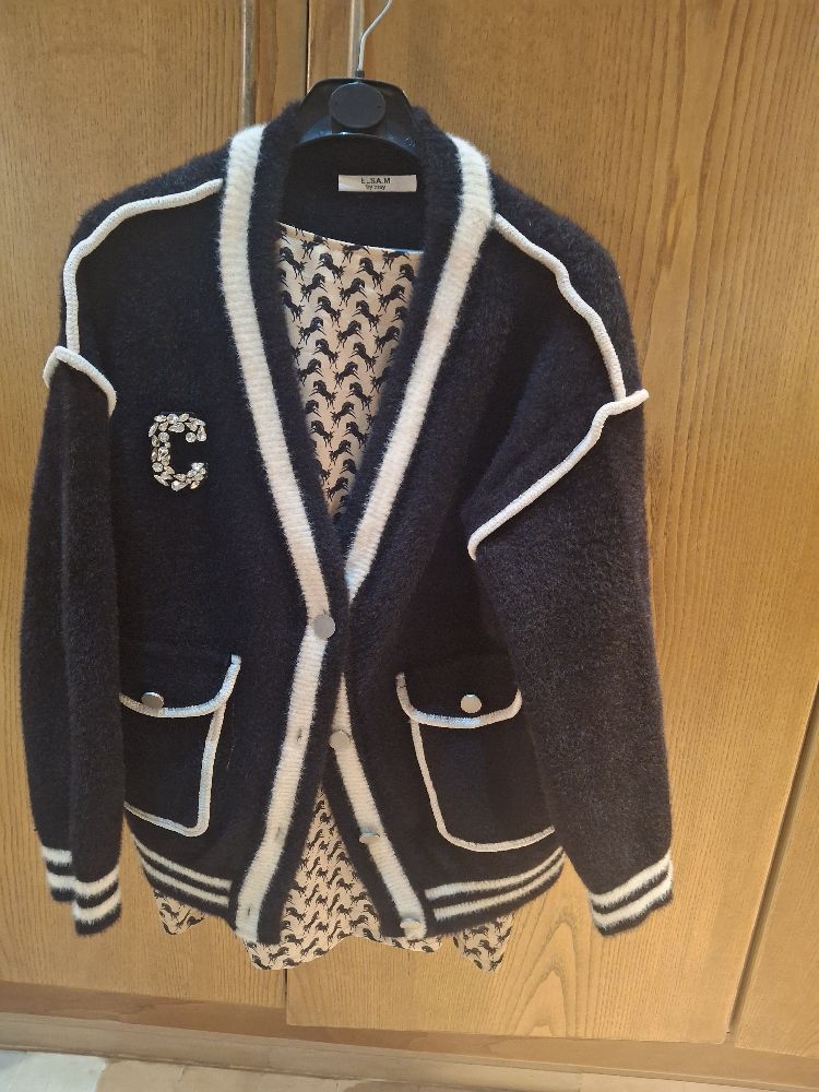 🌀🌀 excellente Affaire ce blouson acheté  a 180 dt , avec une chemise en 🎁 🧧 🎁 🧧  cadeau 