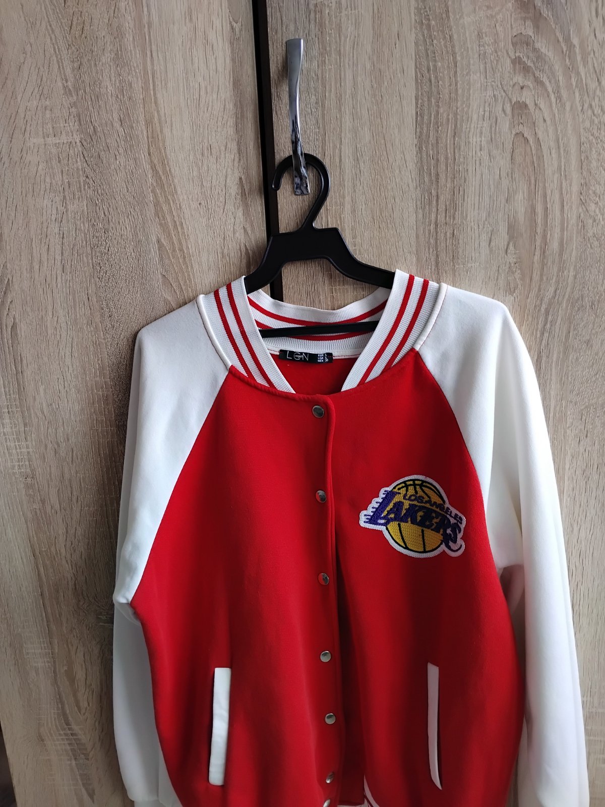 Streetwear avec logo de l’équipe Los Angeles Lakers 🏀