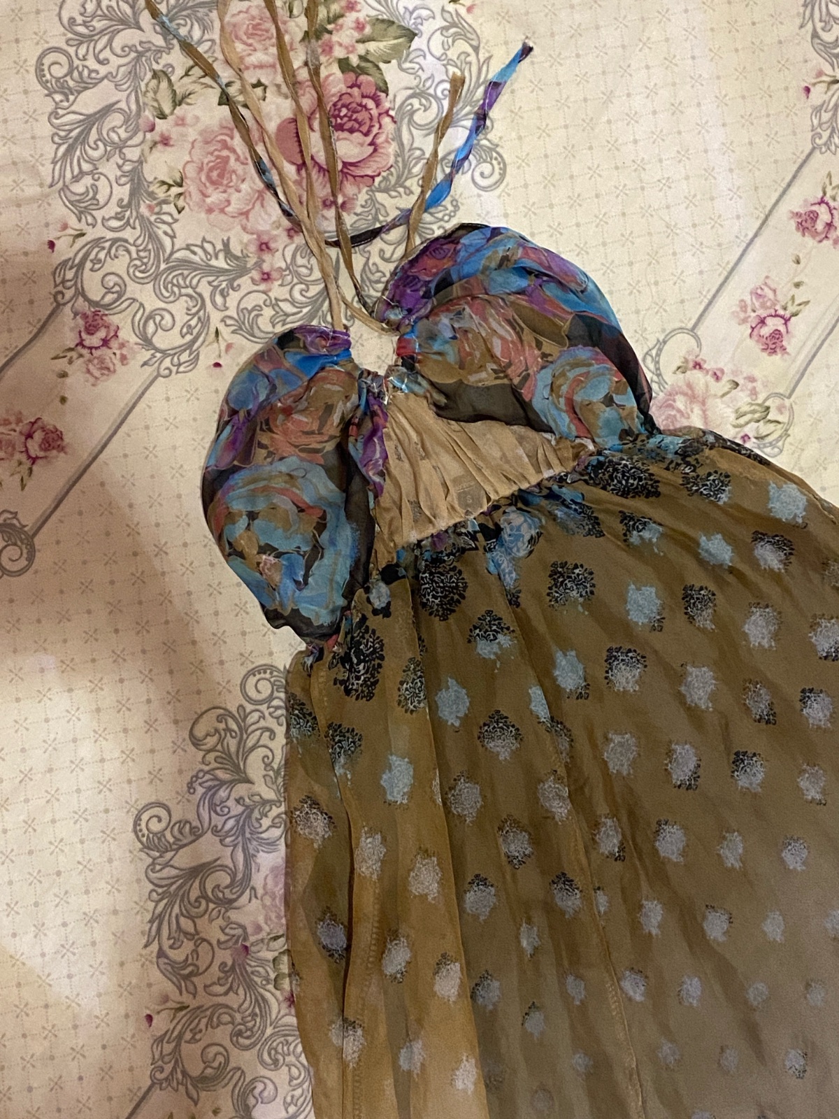 Robe longue fluide en voile imprimé floral style boho chic