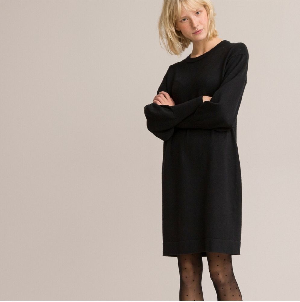 TERRANOVA- Robe noire avec ceinture en promo