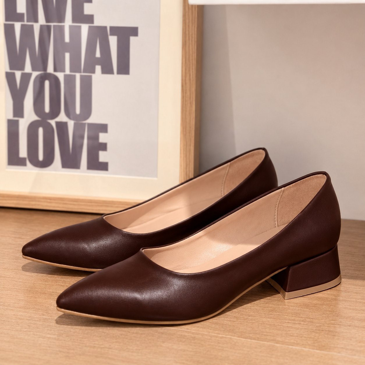 Escarpin marron, chic et élégant tout neuf