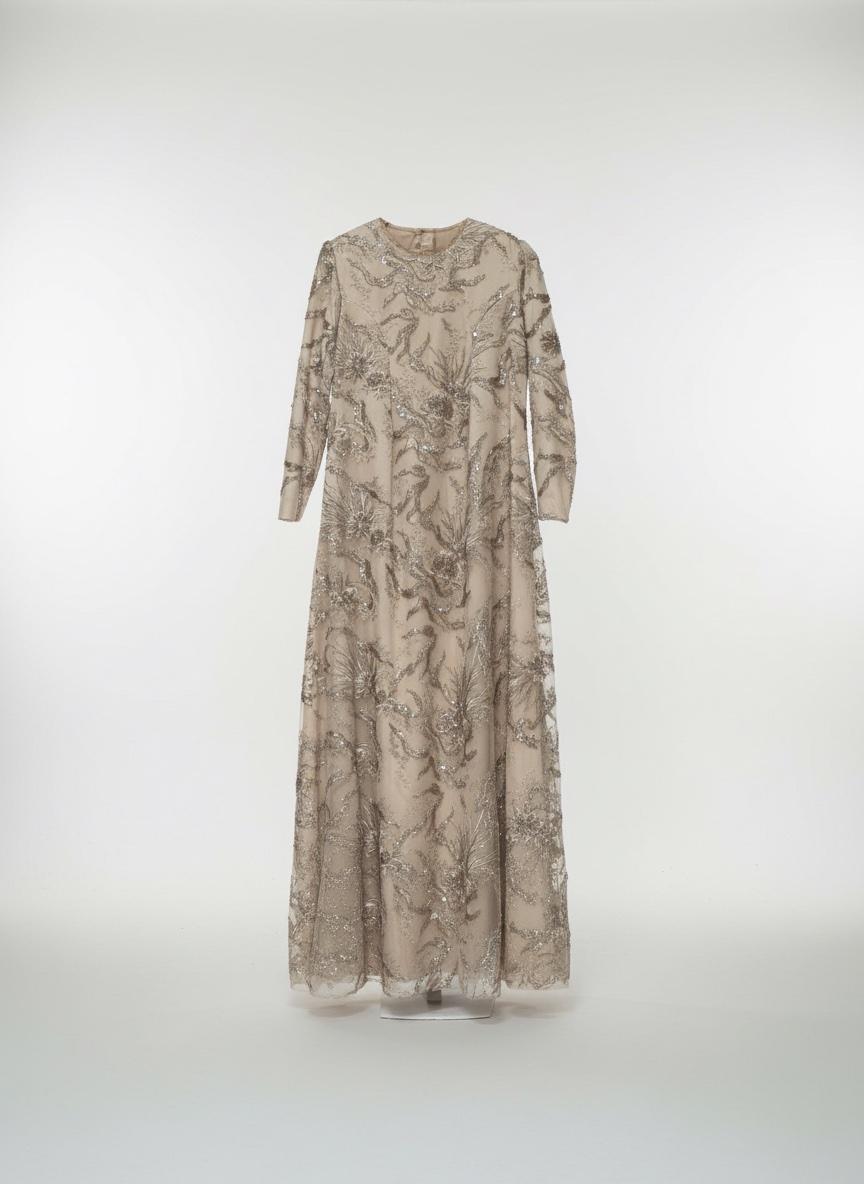 Robe soirée brodée taille L et son sac à main
