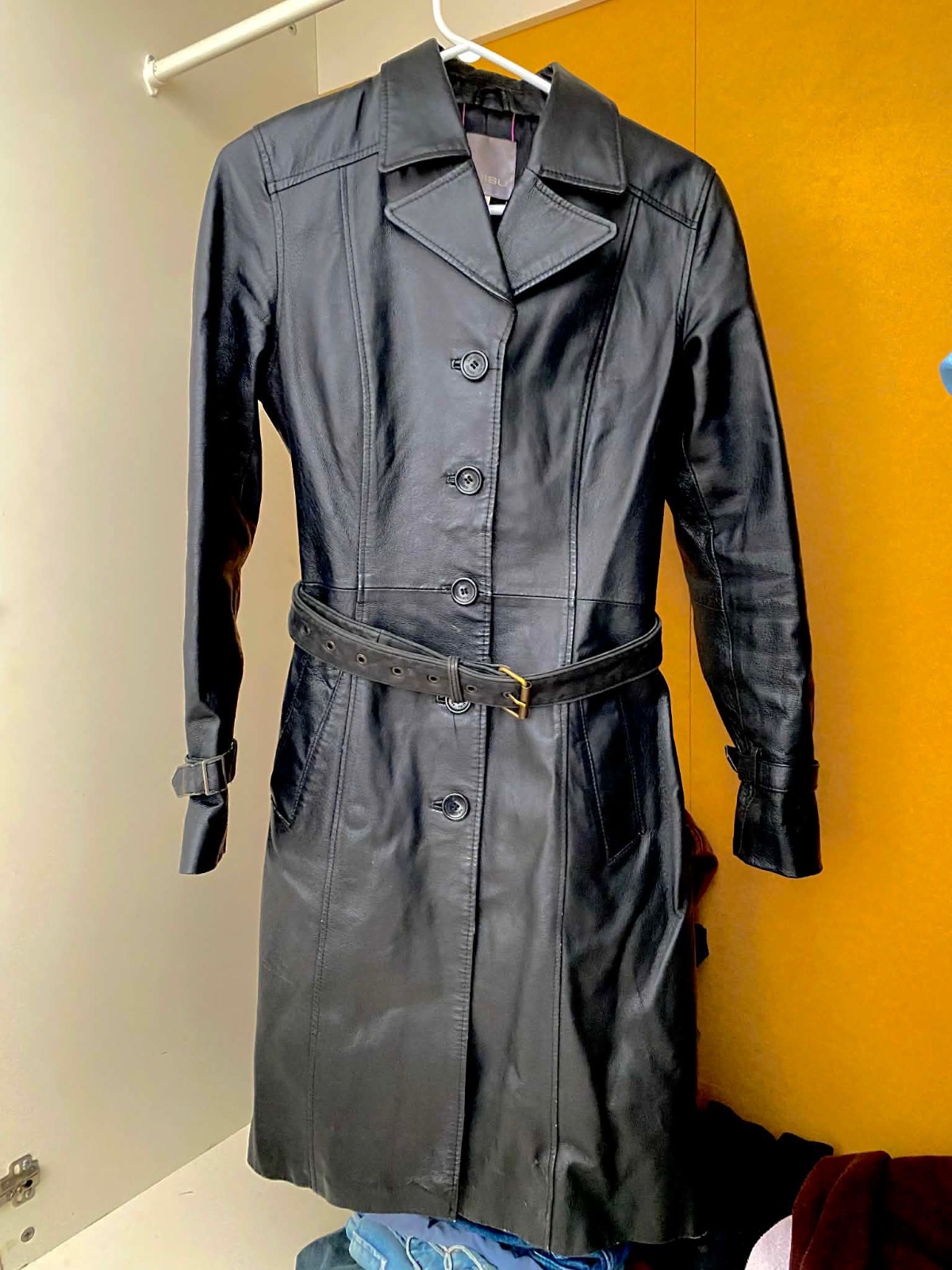 Trench noir en vrai cuir