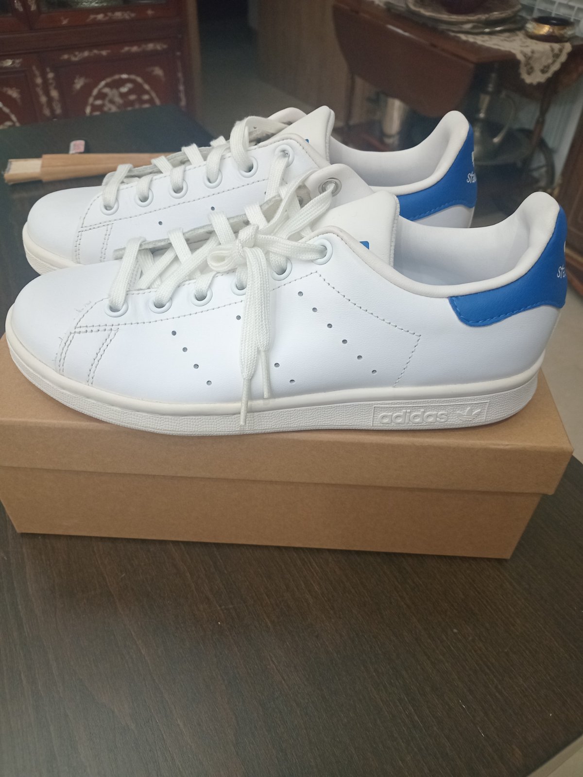 Baskets adidas stan smith blanc et bleu