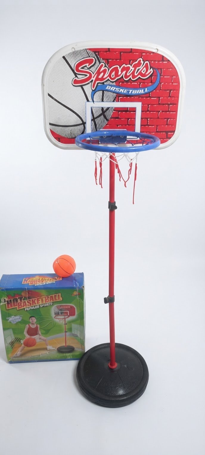 Hit basketball 
