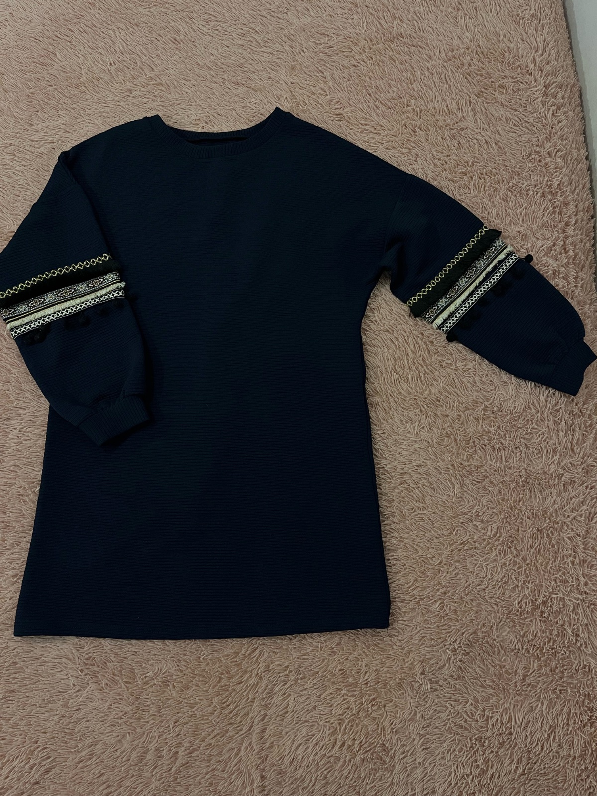Robe bleu marine avec manches originales 