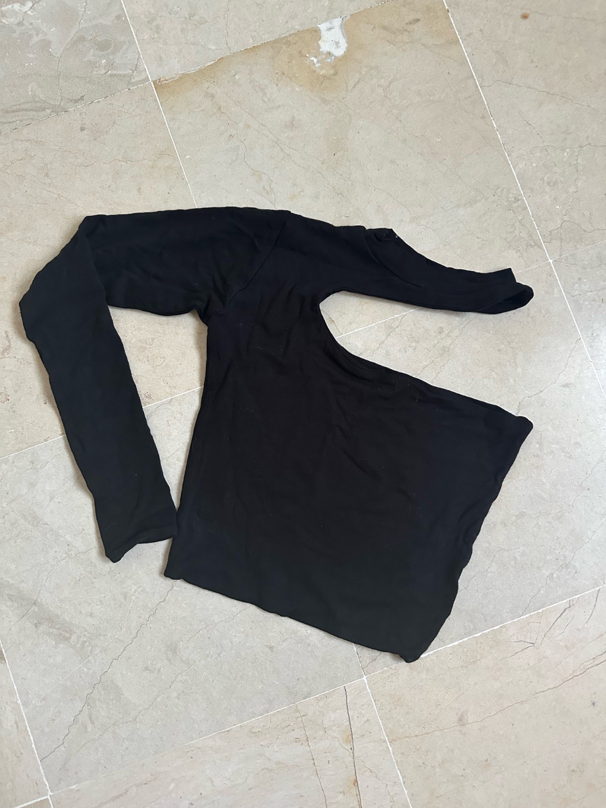 One sleve black top
