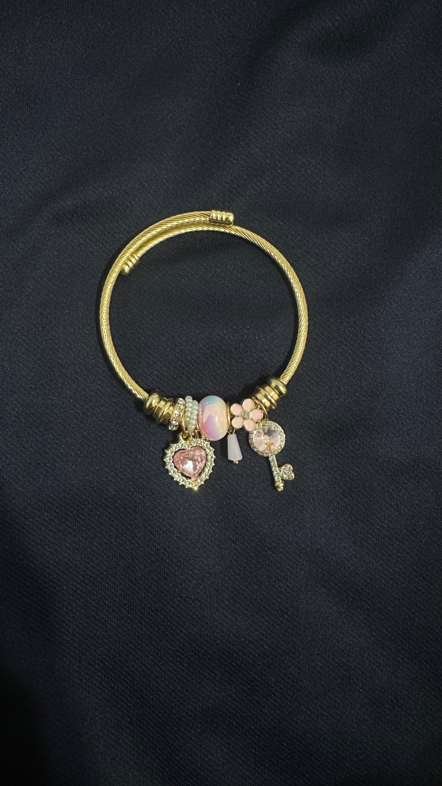  Bracelet