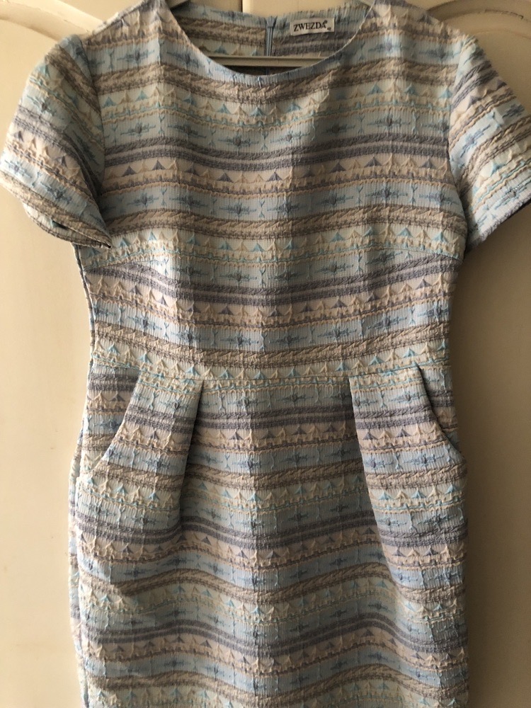 une tres jolie robe estivale 