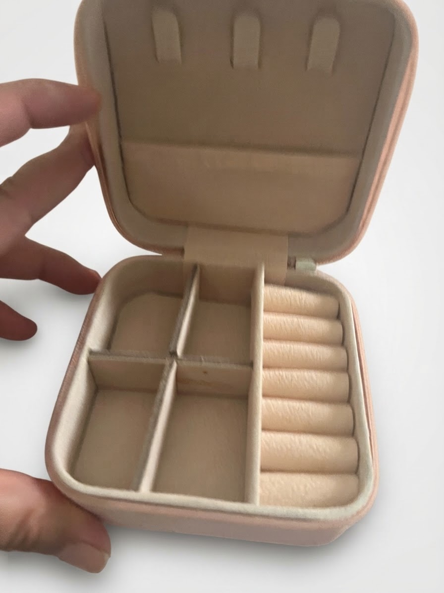 Boite de rangement d'accessoires 