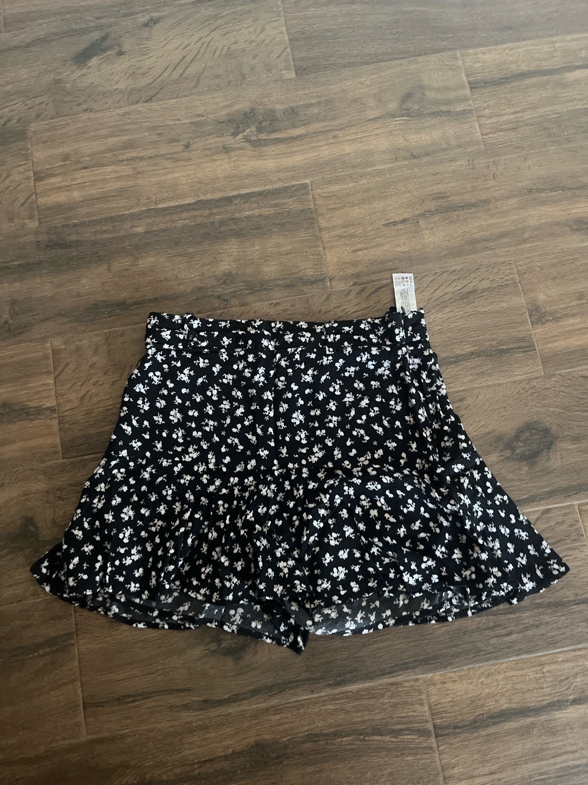 Jupe short Zara fleurie 