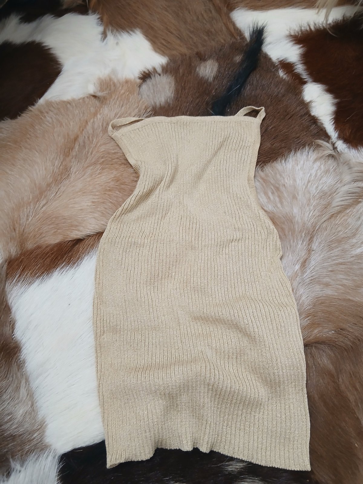 Pull moulant champagne dos nue croisé 