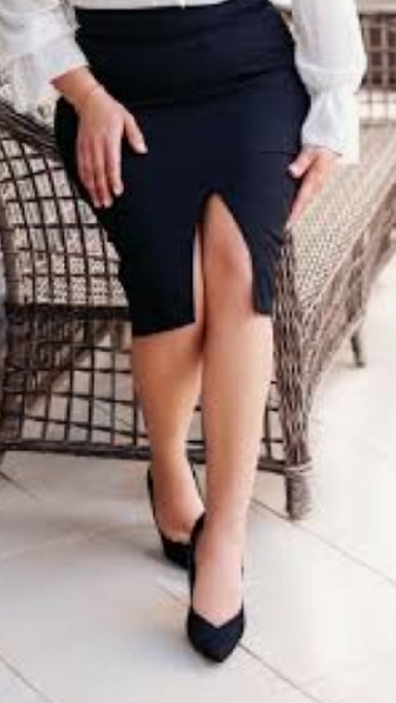 Sublime jupe droite  Sandro tt neuf   taille  3 ylabis taille  40 , 42