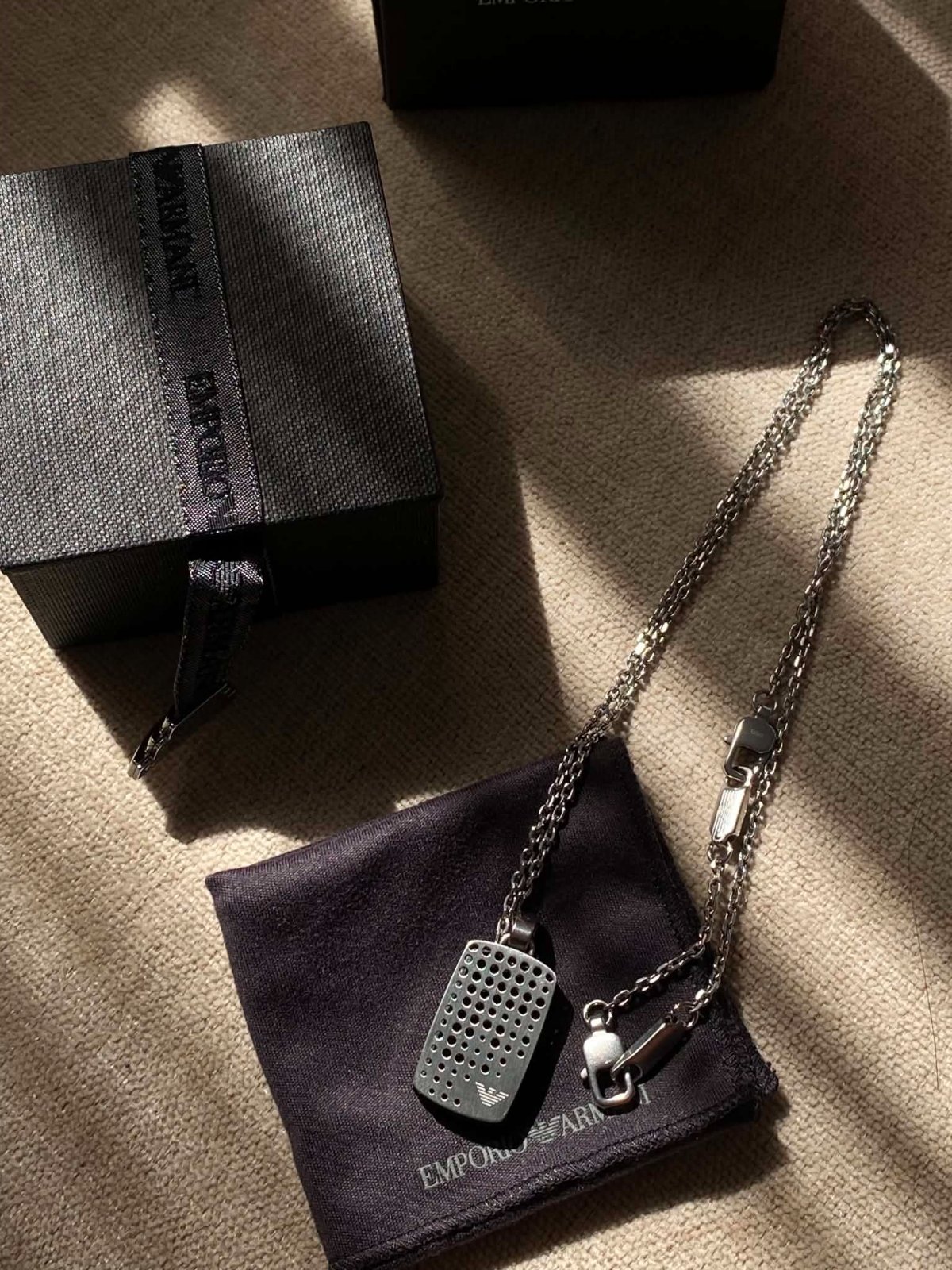 Collier armani
