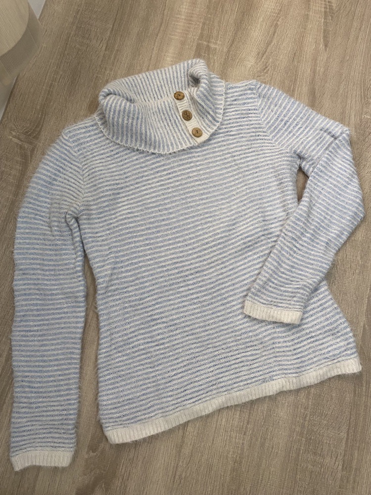 Pull col montant 