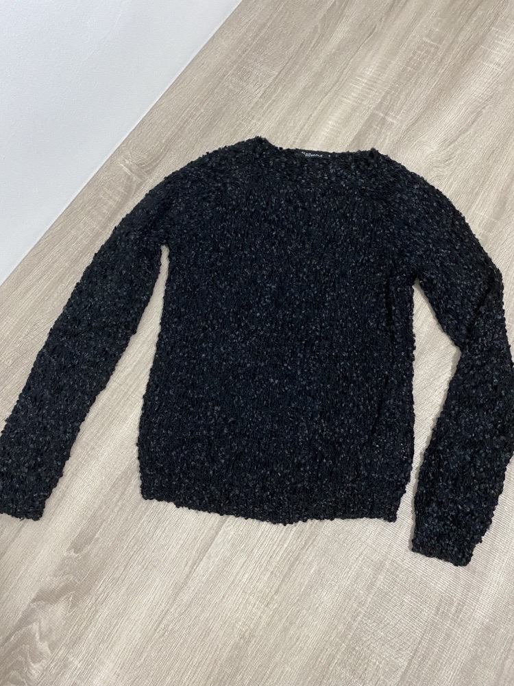 Pull noir