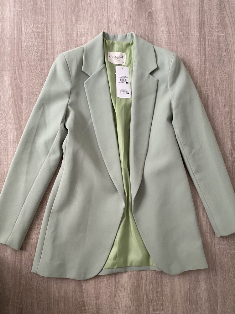 Blazer neuf très chic importé avec étiquette