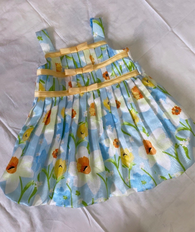 Jolie robe fleurie pour fille 
