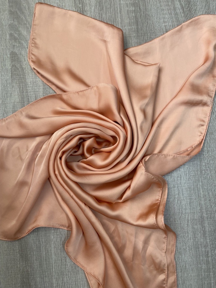 Foulard satiné saumon