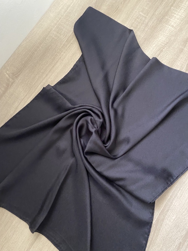 Foulard satiné neuf