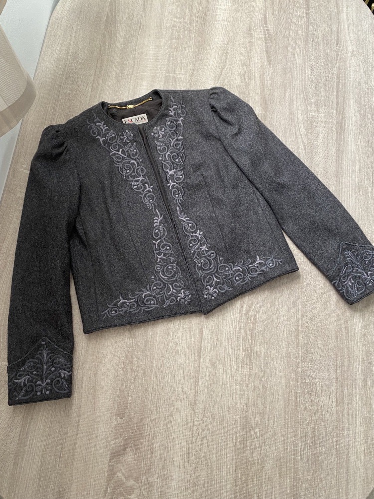 Veste manches bouffantes Escada