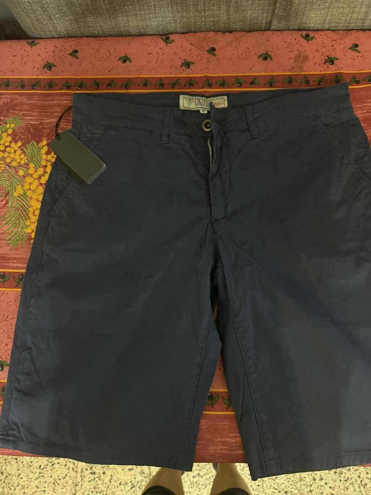 Chort bleu marine taille40 /42
