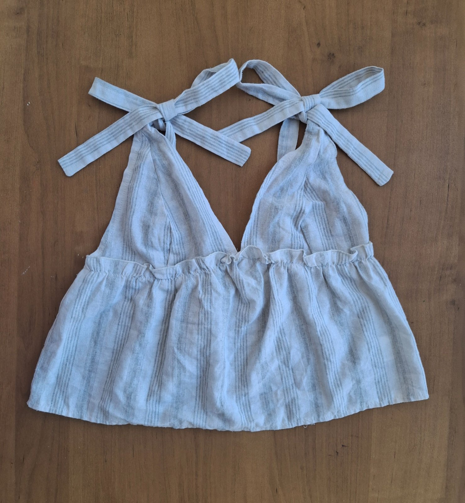 Crop top bohème à rayures et bretelles nouées