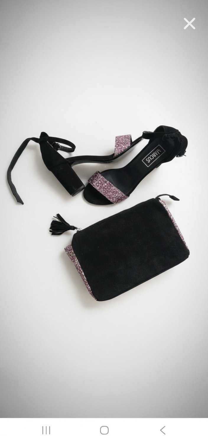 Sandales et sa pochette