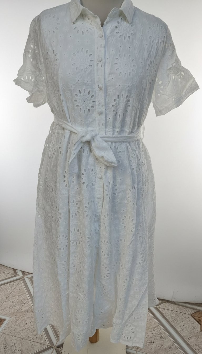 Robe blanc broderie anglaise 