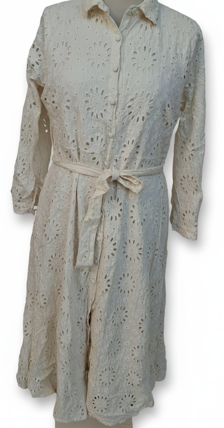 Robe beige broderie anglaise 
